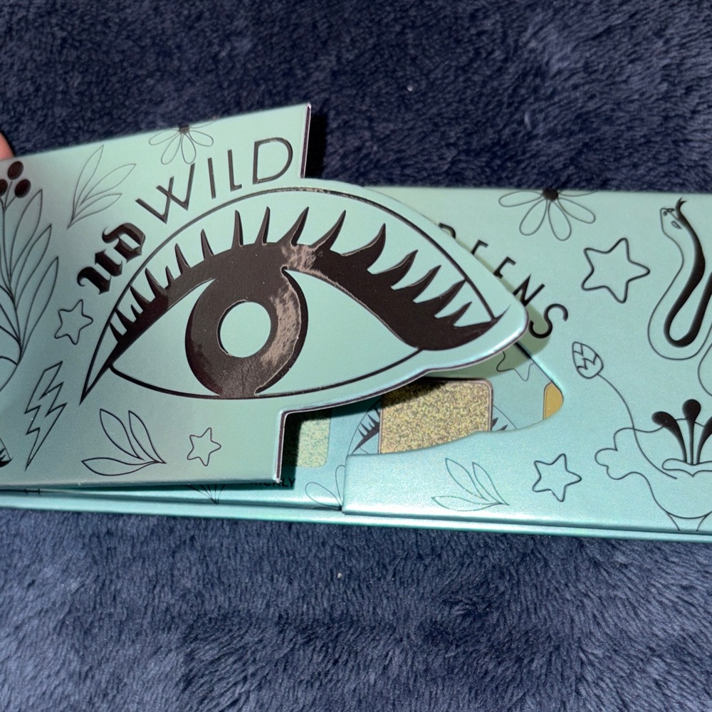 Urban Decay Wild Greens Palette with Black Graphics